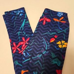 LuLaRoe Kids Leggings. Size L/XL. Floral print.